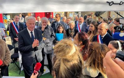 Photo visite Michel Barnier stand Psymone